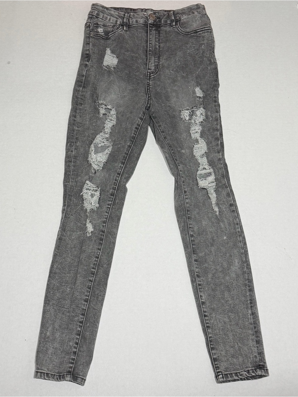Refuge Women’s Distressed Skinny Jeans in Grey Wash